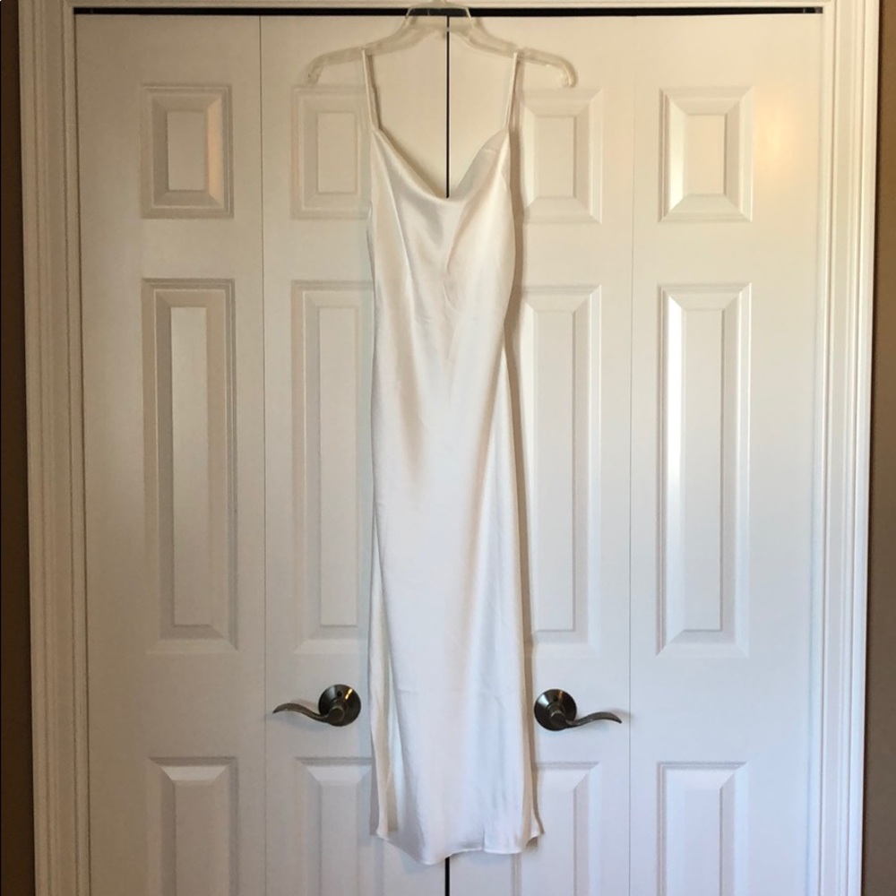 Whyte Valentyne - Cowl Neck Silk-like Midi Dress